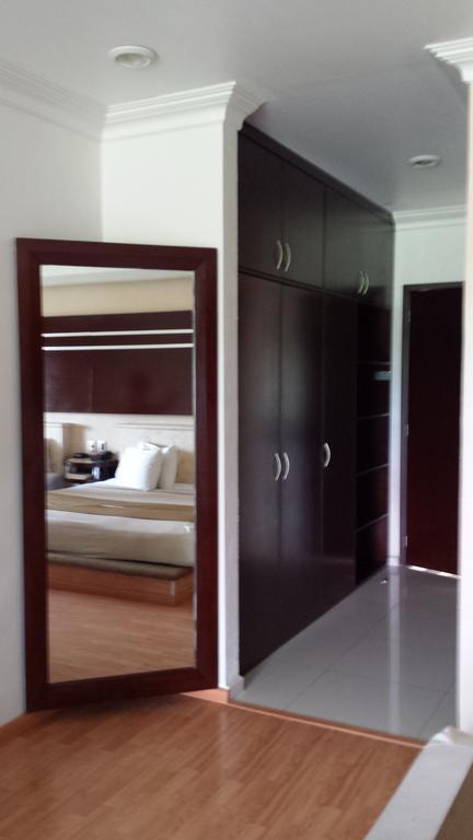 Habitación con 2 camas extragrandes y terraza